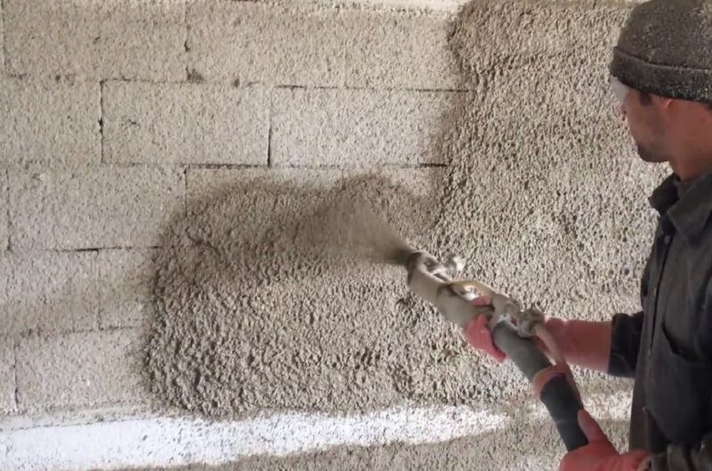 Spray plaster technique for walls